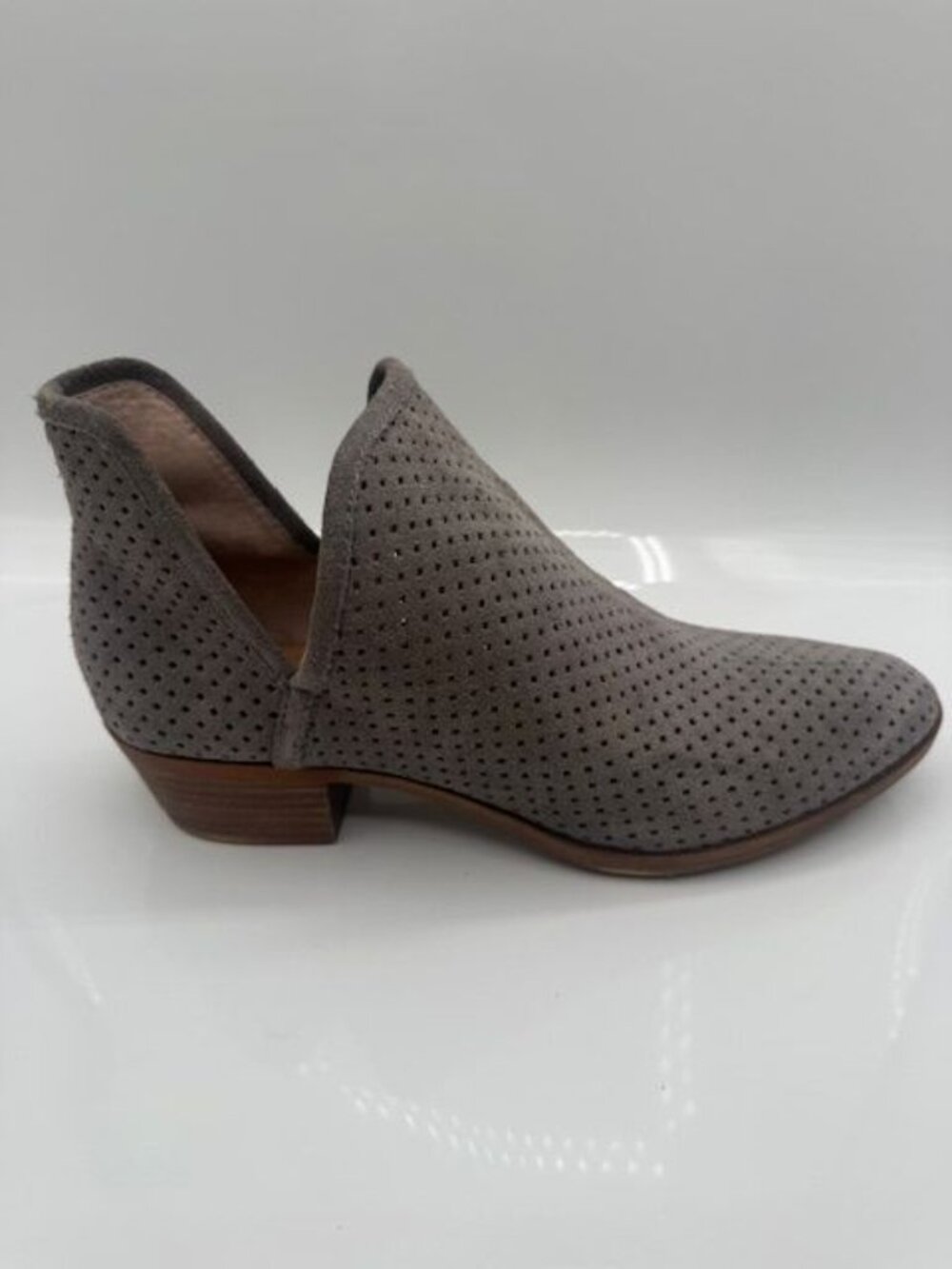 Lucky Brand Women's Gray Suede Leather Perforated BROOKLIN Ankle Bootie Size 12M - Picture 3 of 7